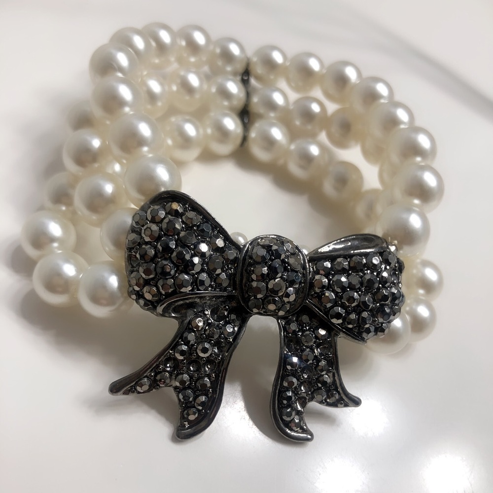 Pearl bracelet